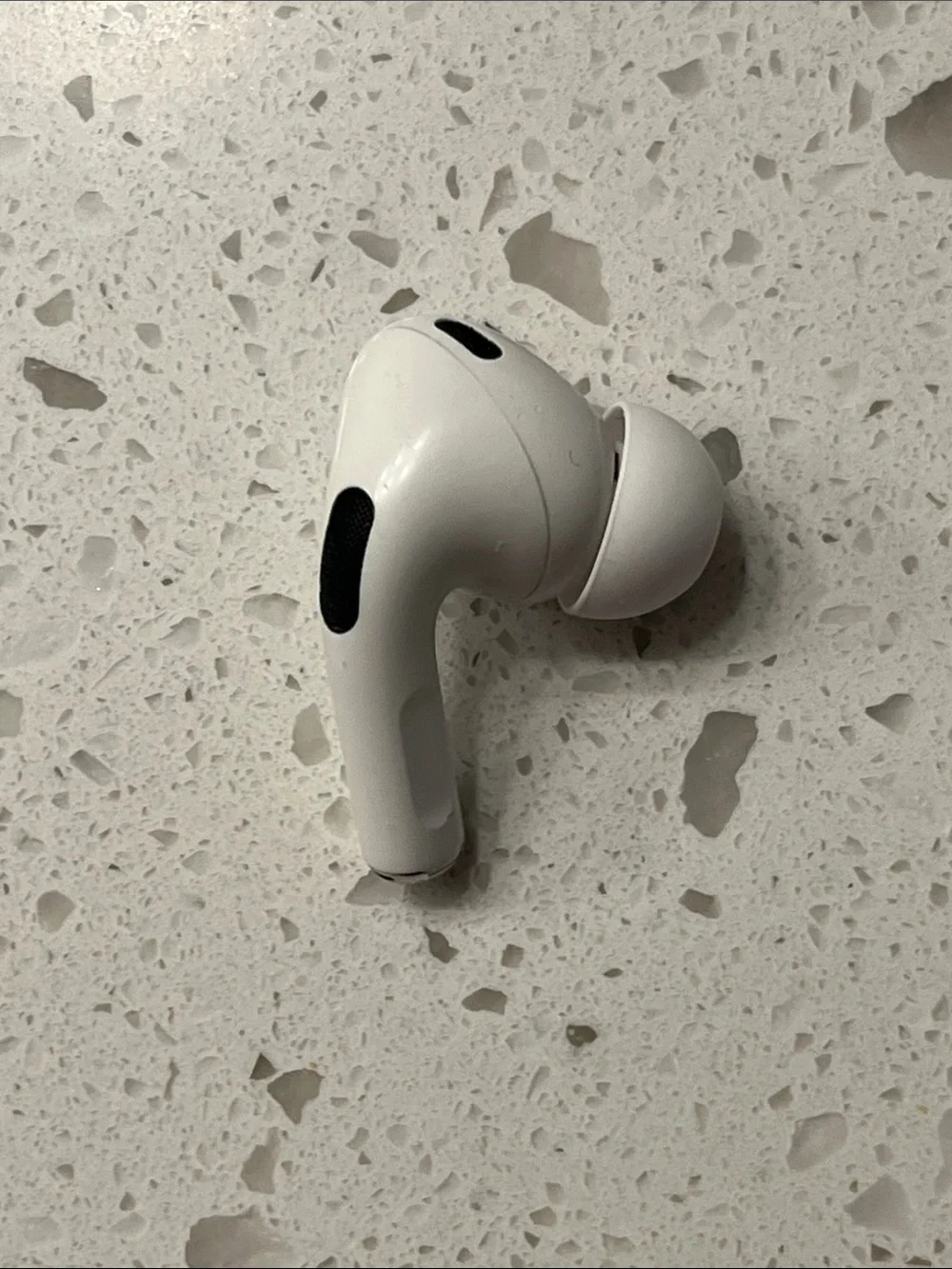Genuine Apple AirPods Pro 2 Right (R) A2698 Bluetooth Right side ONLY